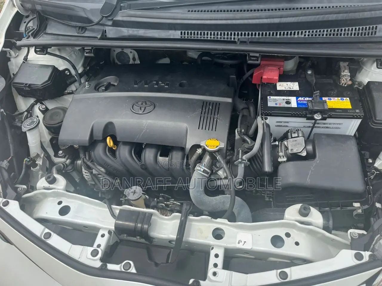 Toyota Vitz 1.5 FWD 5dr 2015 White