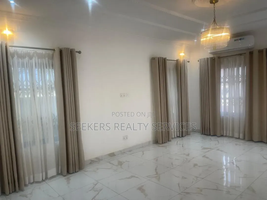 4bdrm House in Seekers Realty, Baatsona Total for rent