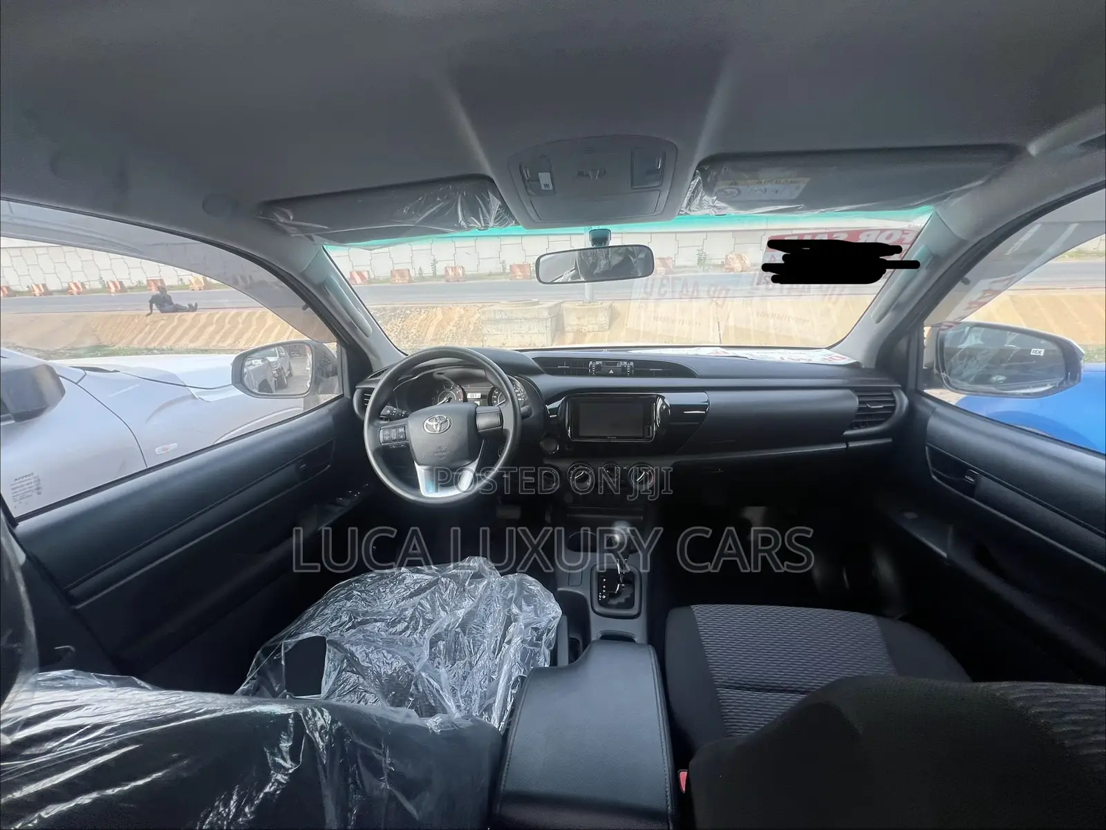 New Toyota Hilux 2025 White