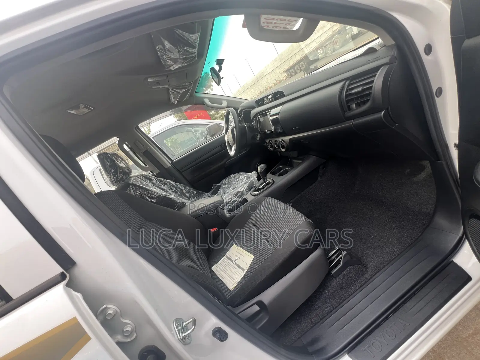 New Toyota Hilux 2025 White