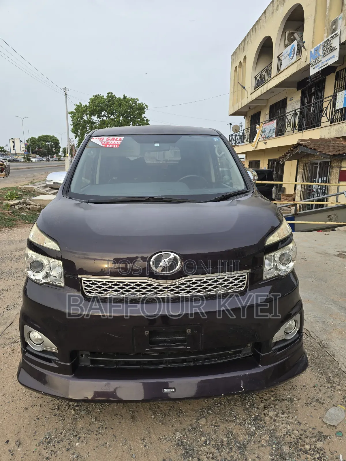 Toyota Voxy 2013 Brown