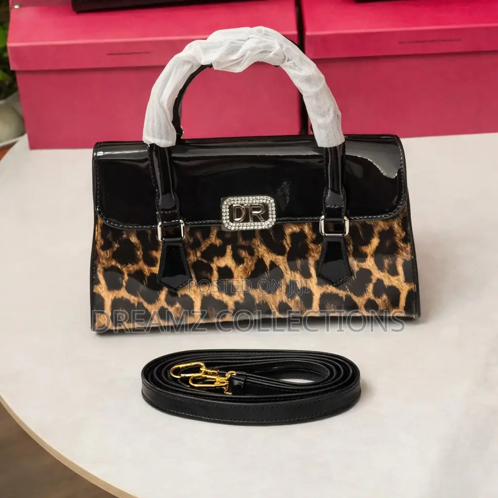 Crocodile Texture Dr Clasp Handbag