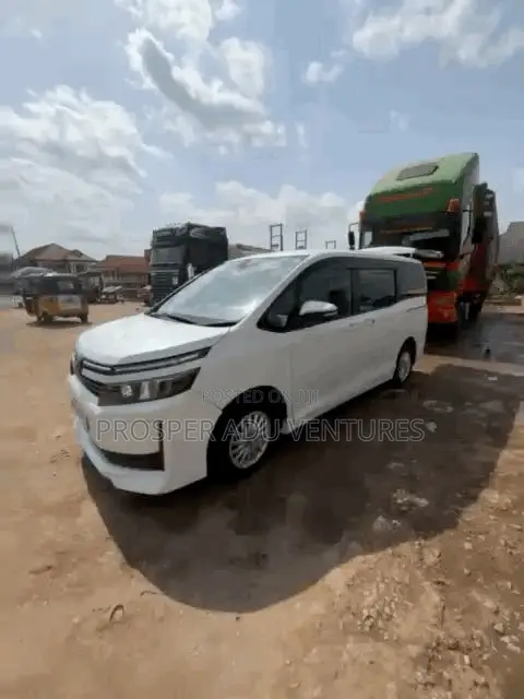 Toyota Voxy 2015 White