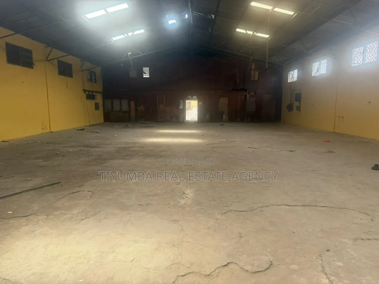 1500sqm Warehouse for Rent in the North Industrial Area.