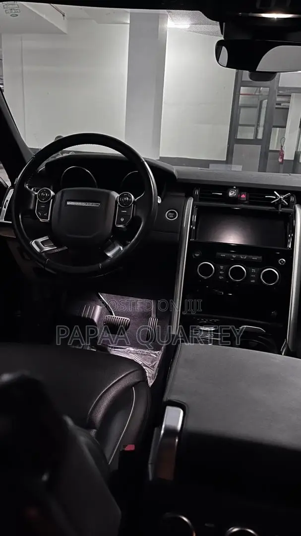 Land Rover Discovery HSE Luxury 4x4 2017 Black