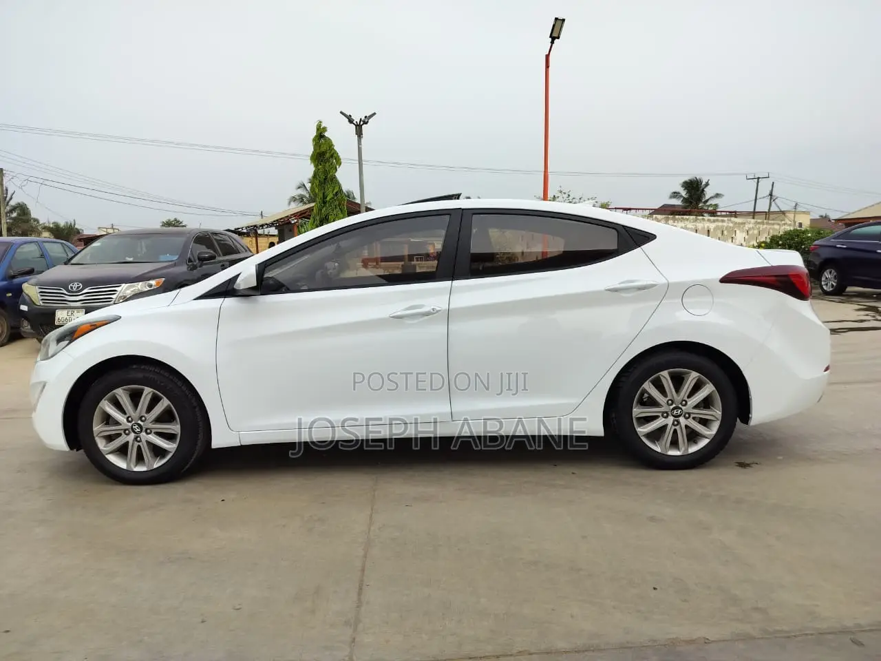 Hyundai Elantra SE Sedan FWD (1.8L 4cyl 6M) 2016 White