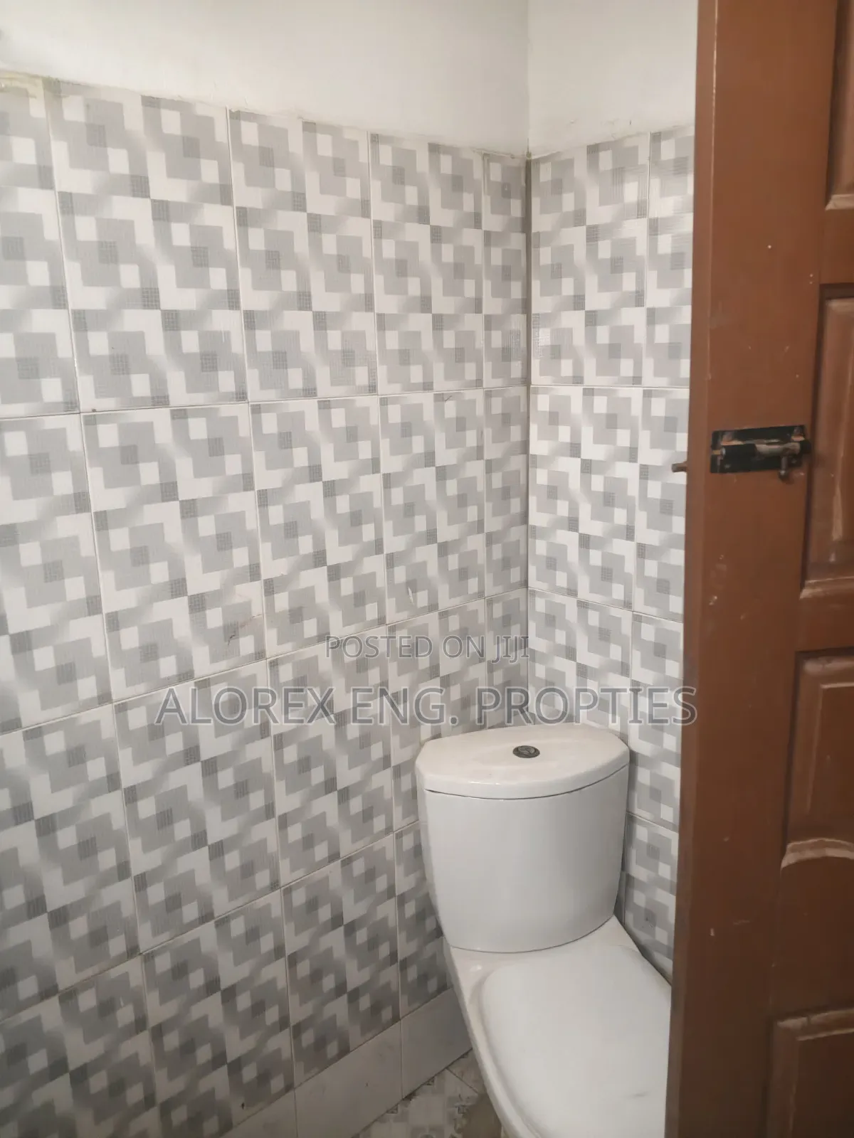 2bdrm Apartment in Adenta, Frafraha for rent