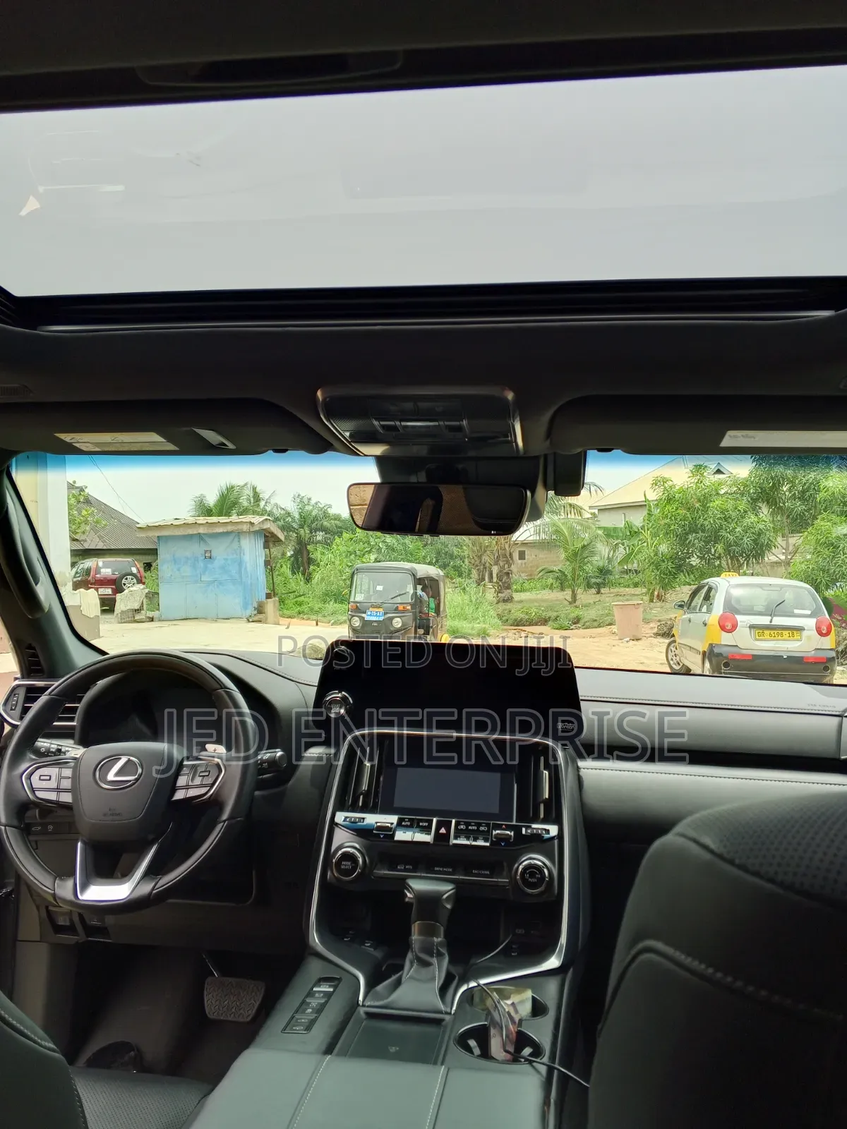 Lexus LX 600 2024 Gold