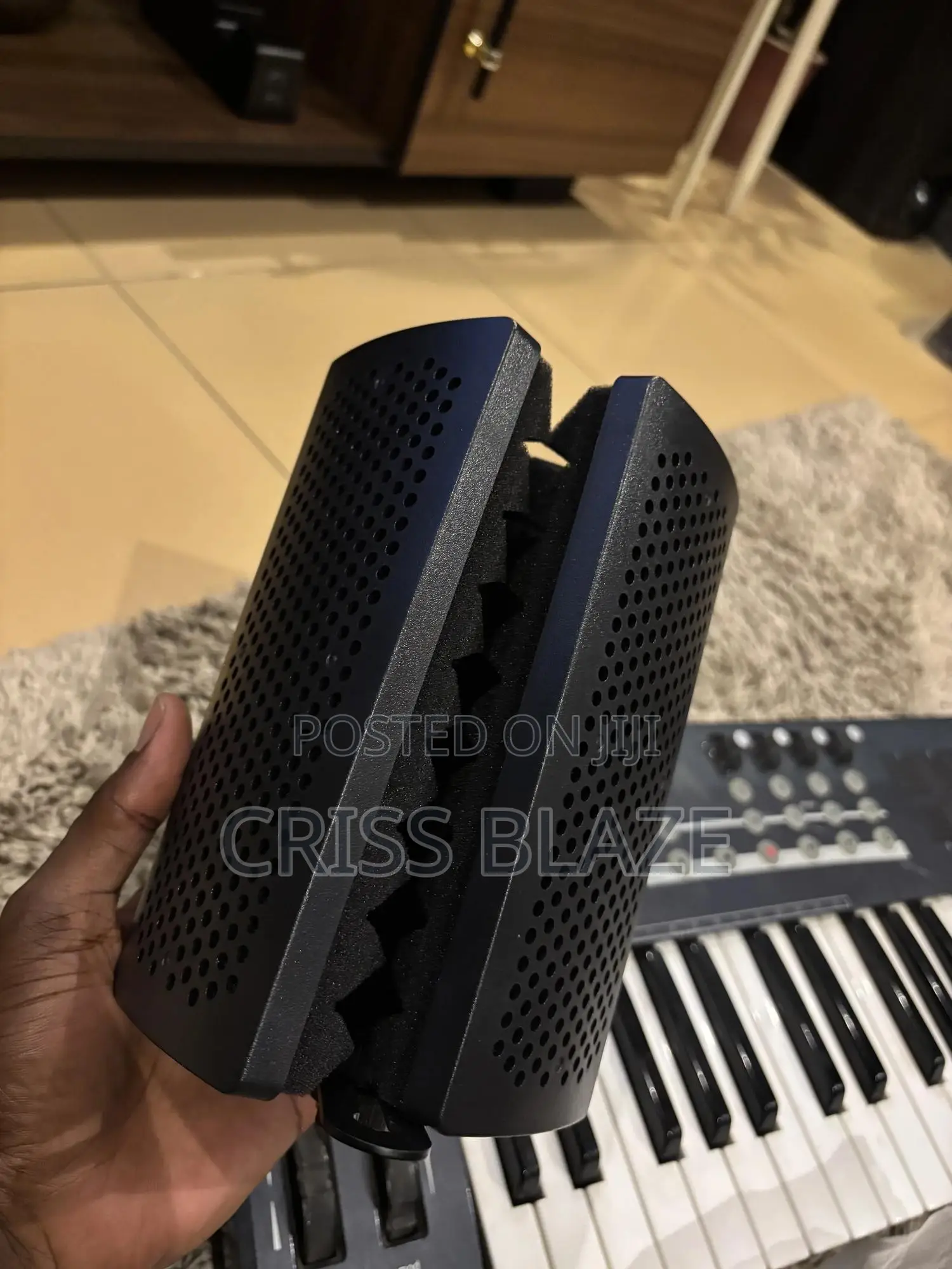 Small Microphone Isolation Shield