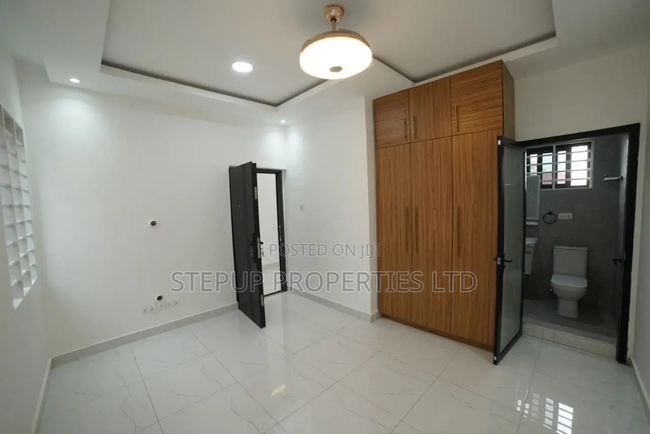 2bdrm House in Ashaley Botwe., School Junction for sale