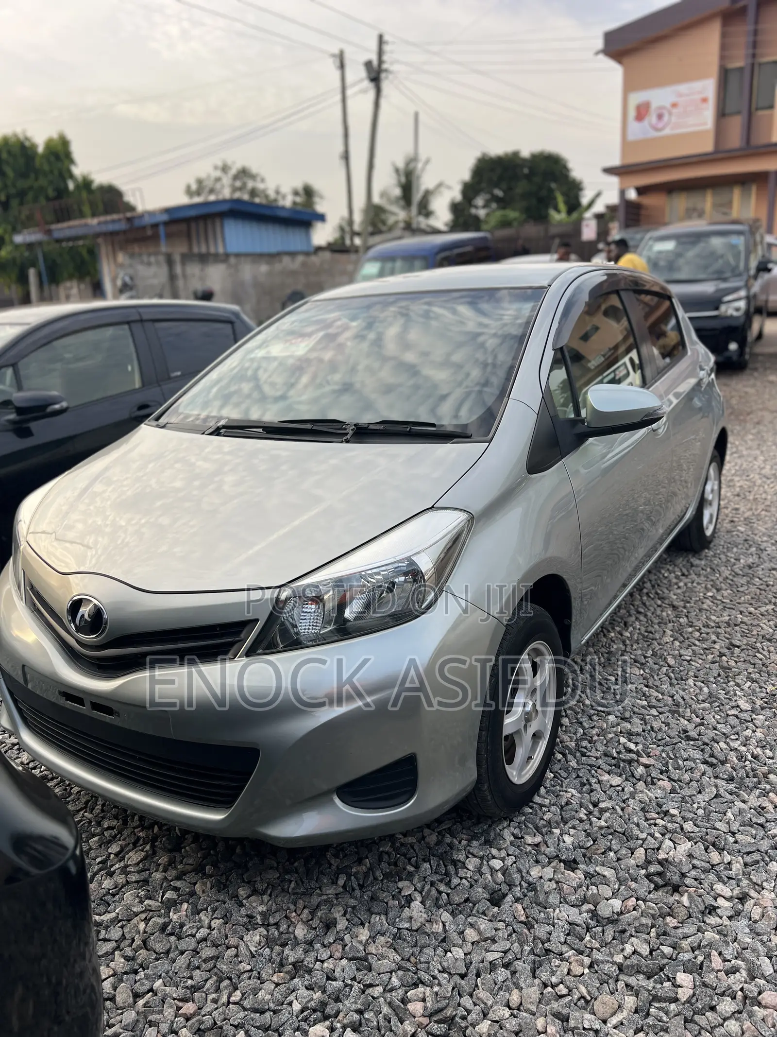 Toyota Vitz 1.3 AWD 5dr 2013 Silver
