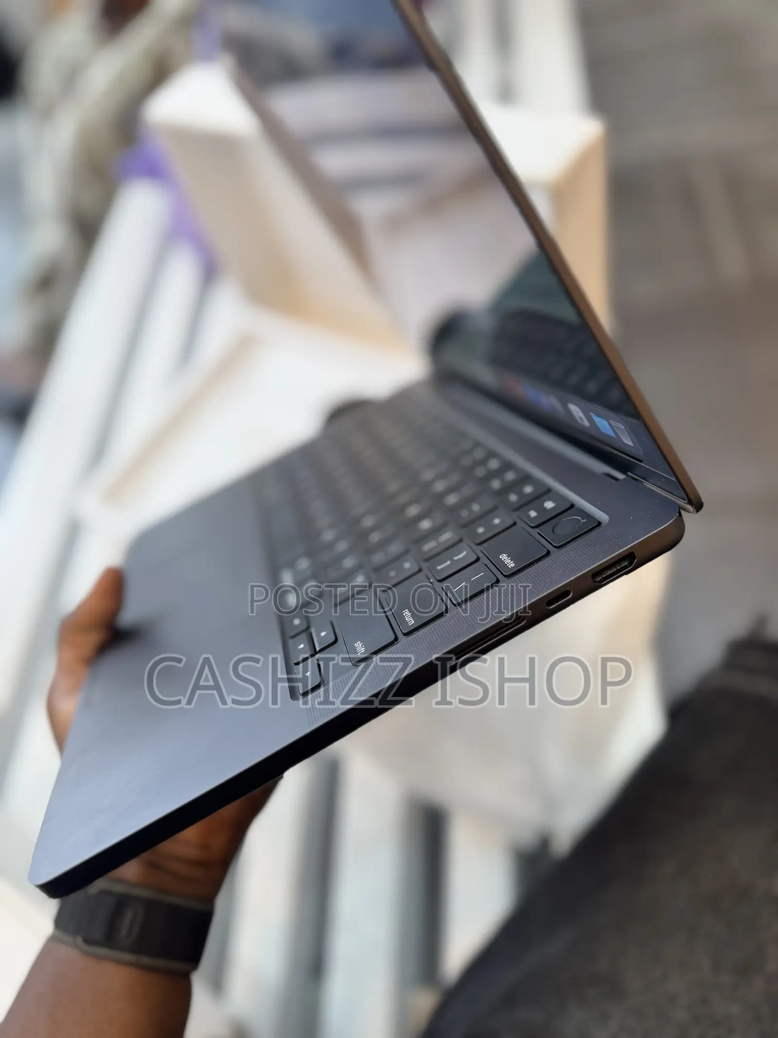 Laptop Apple MacBook Pro 2024 M4 16GB Apple M4 SSD 512GB