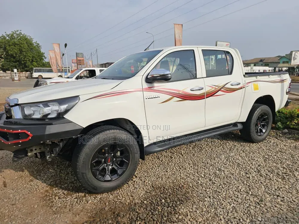 Toyota Hilux Revo Double Cab Deisel 2.4 AWD 2021 White