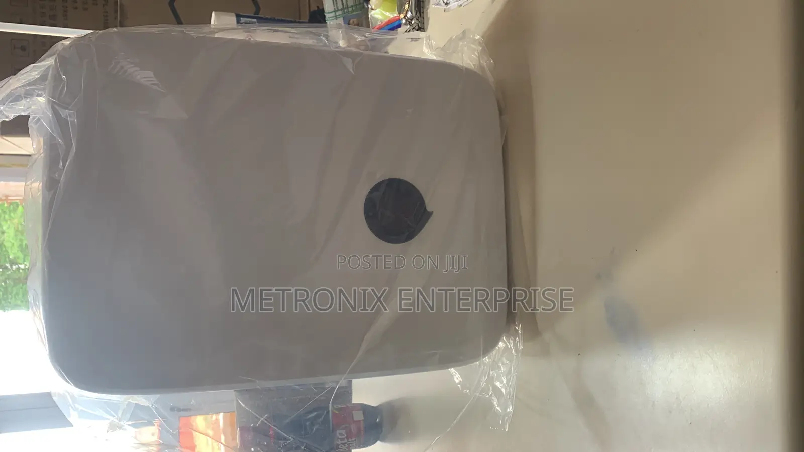 Z Fold Tissue Dispenser(Self Sticking)