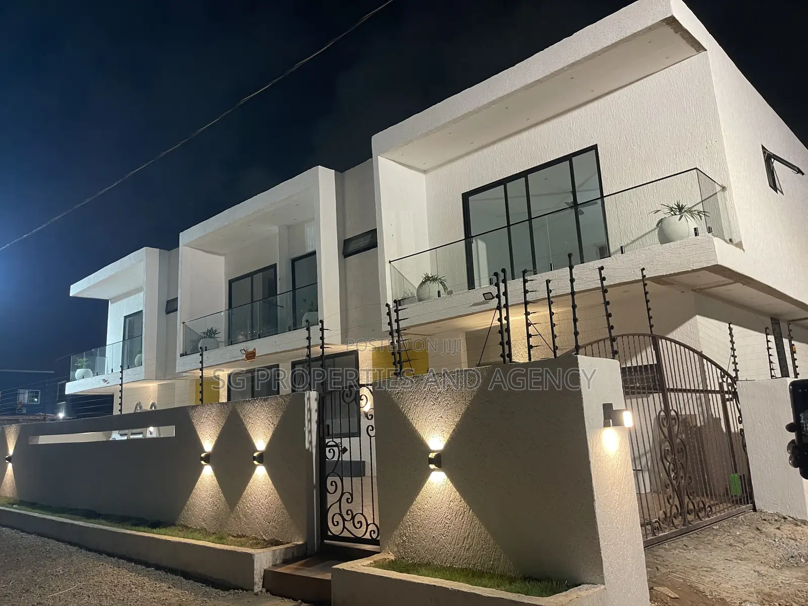 2bdrm Townhouse / Terrace in Lashibi, Sakumono for rent
