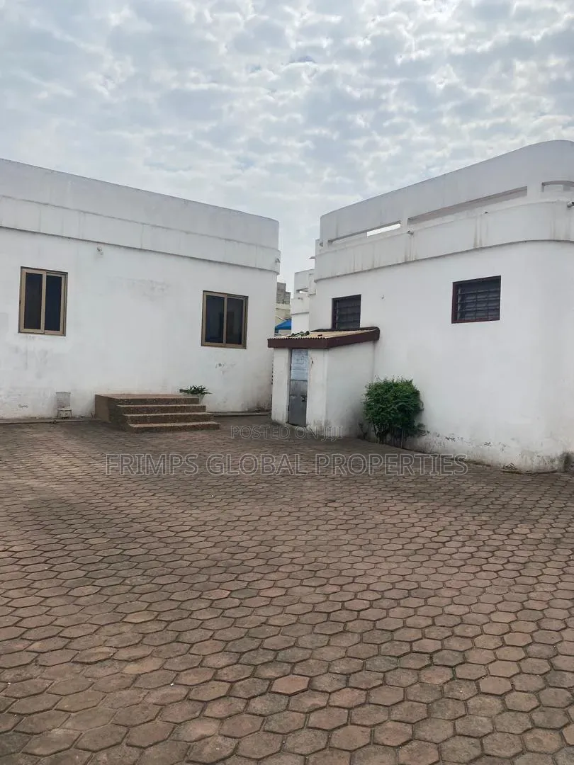 2am Plots With 7 Bedroom House at Achimota Mall Area