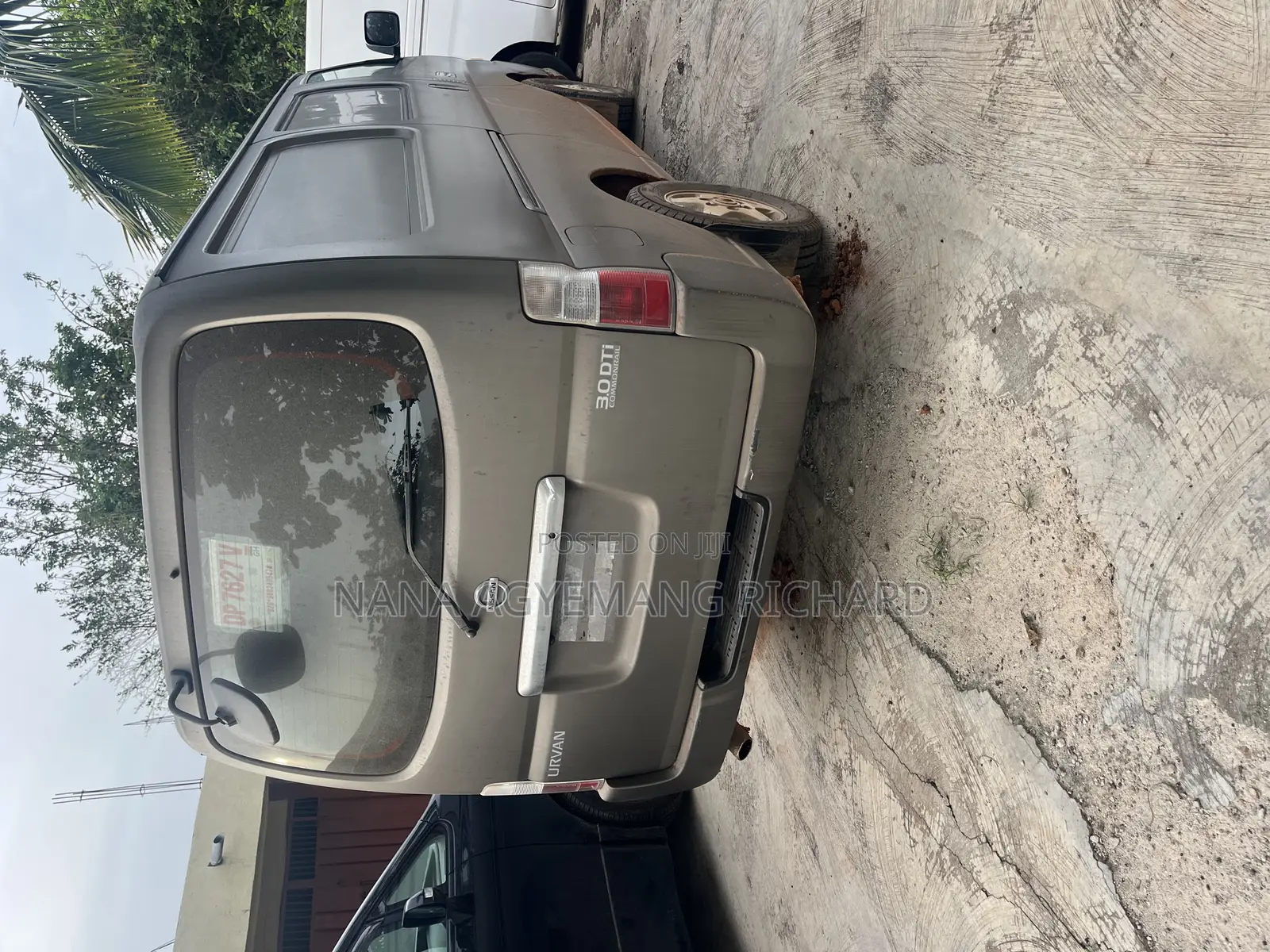 Nissan Caravan (Urvan) 2010 Silver