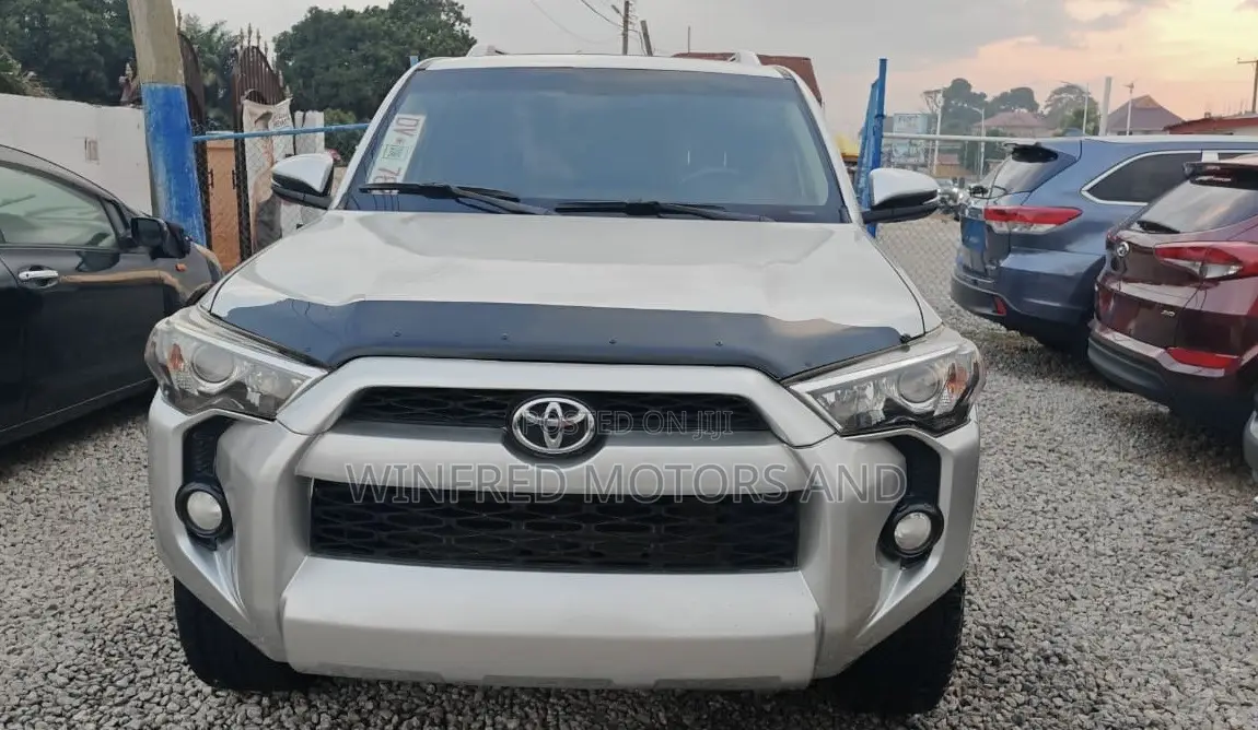 Toyota 4-Runner SR5 4dr SUV 4WD (4.0L 6cyl 5A) 2015 Silver