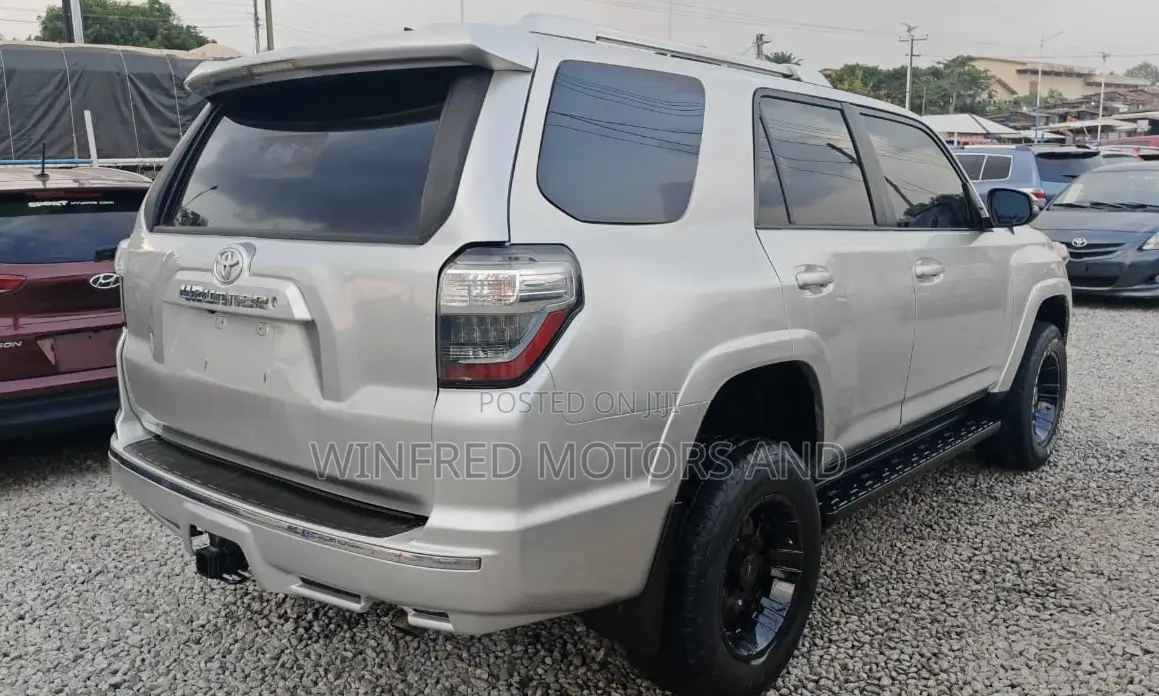 Toyota 4-Runner SR5 4dr SUV 4WD (4.0L 6cyl 5A) 2015 Silver