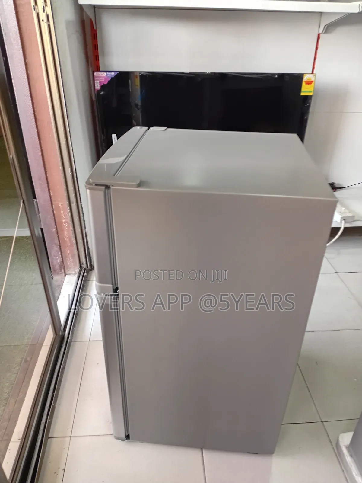 Roch 83l Compact Fridge – Smart Cooling for Small Spaces