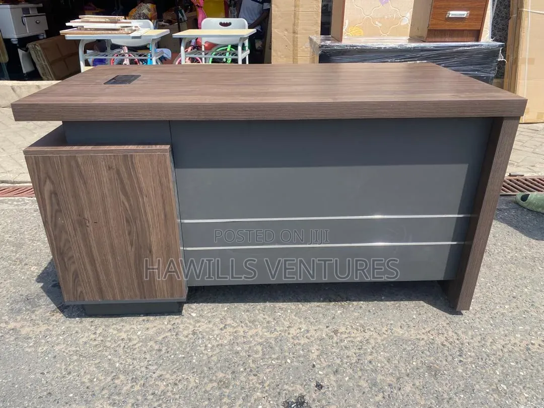 Modern Office Executive Desk Featuring Melamine or Wooden Finises.