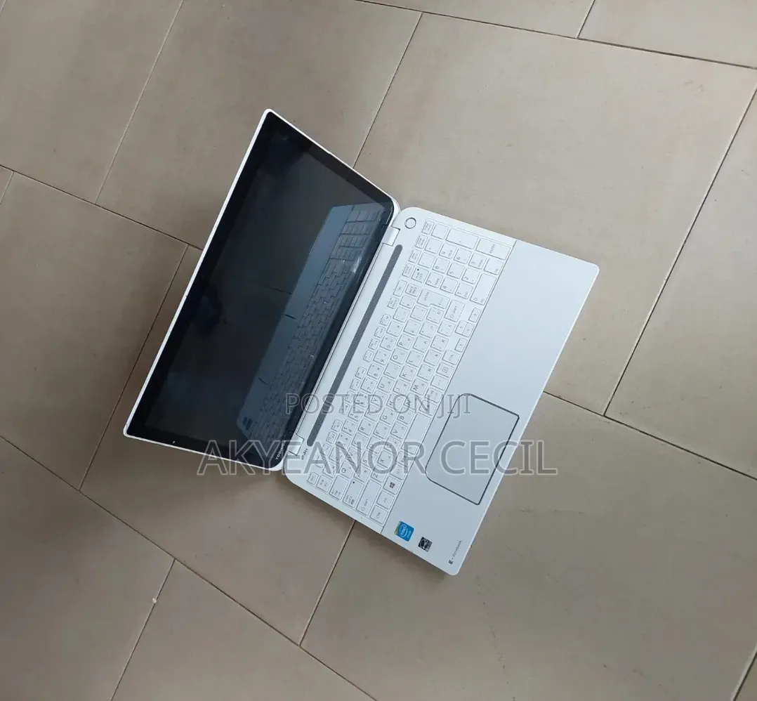 Laptop Toshiba Dynabook t552 8GB Intel Celeron HDD 750GB