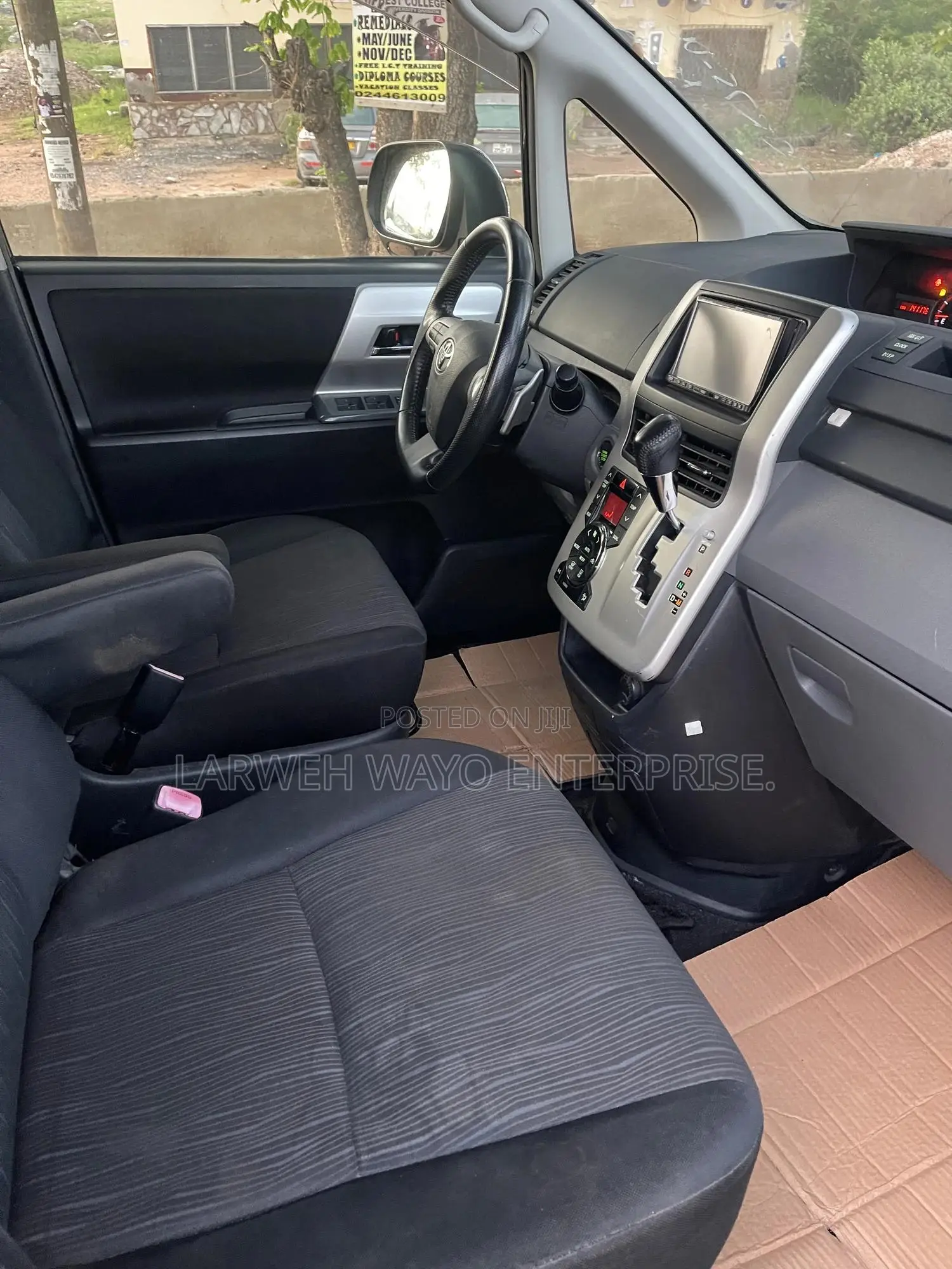 Toyota Voxy 2011 Maroon