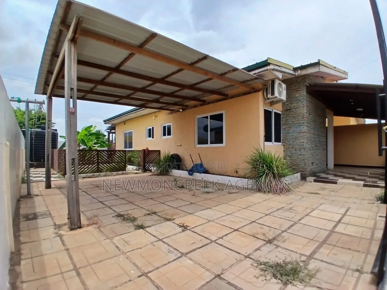 2bdrm Bungalow in Amrahia, Accra Metropolitan for sale