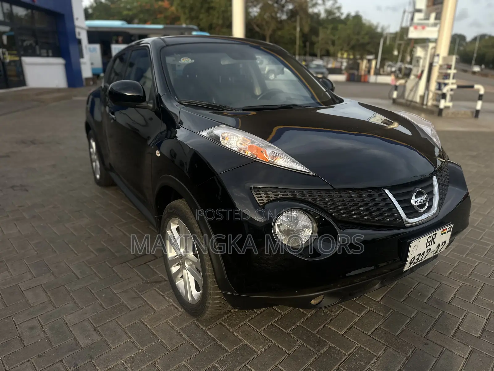 Nissan Juke SV 4dr Hatchback AWD (1.6L 4cyl Turbo CVT) 2014 Black