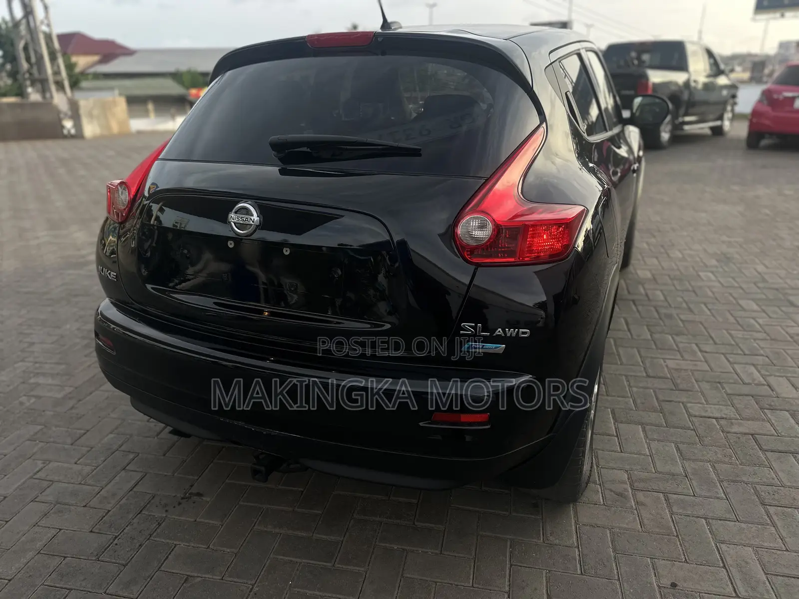 Nissan Juke SV 4dr Hatchback AWD (1.6L 4cyl Turbo CVT) 2014 Black
