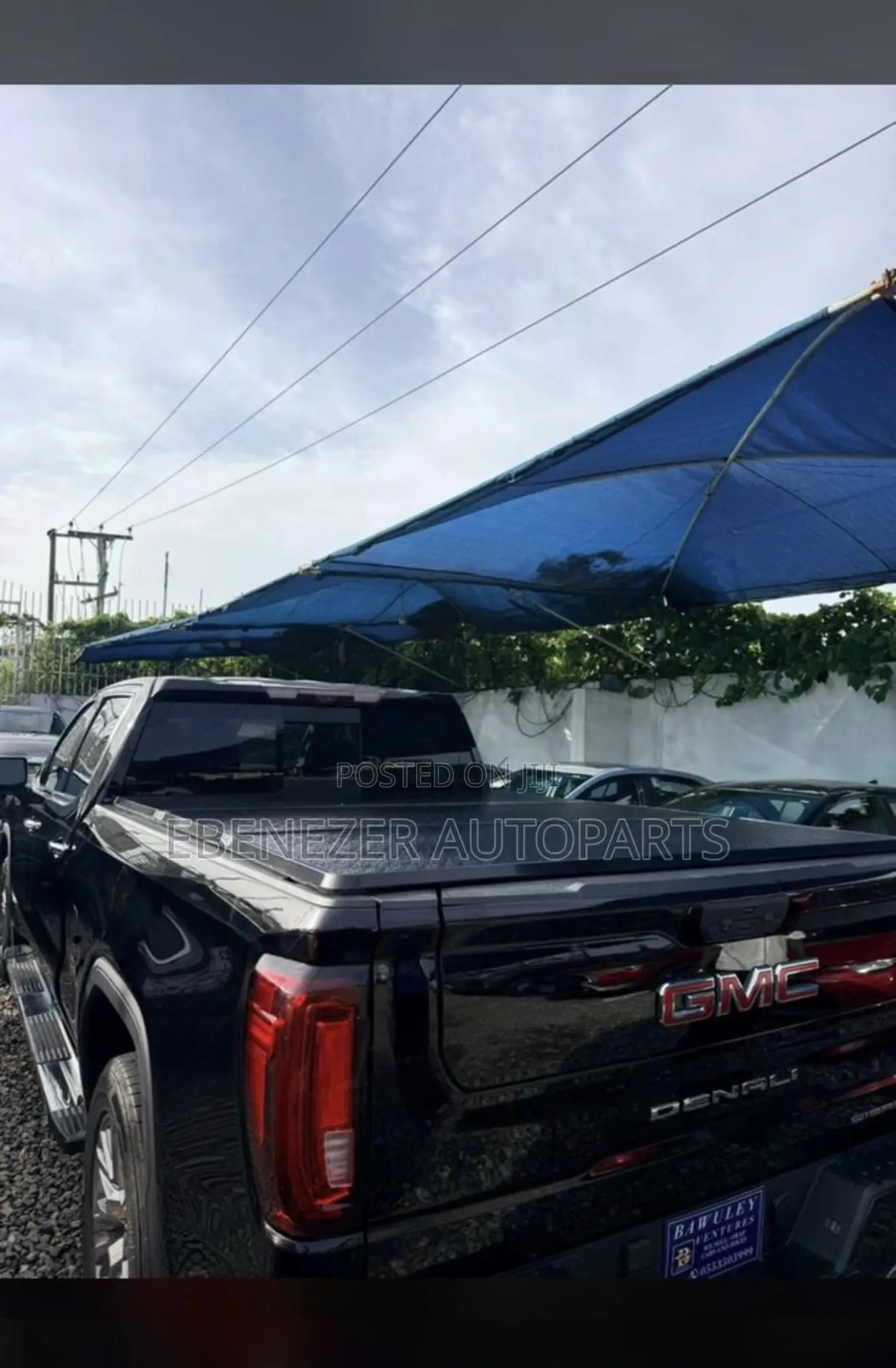 GMC Denali Sierra Trifold Bucket Cover