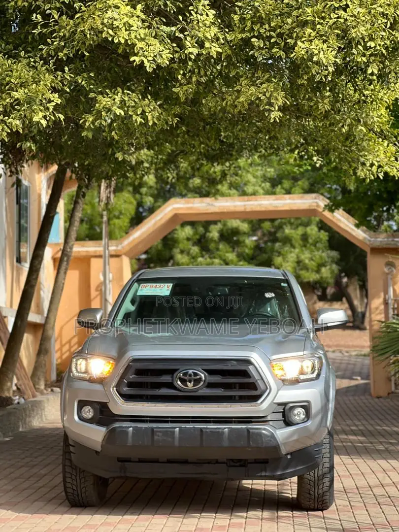 Toyota Tacoma SR Double Cab 5' Bed V6 AT 2023 Silver