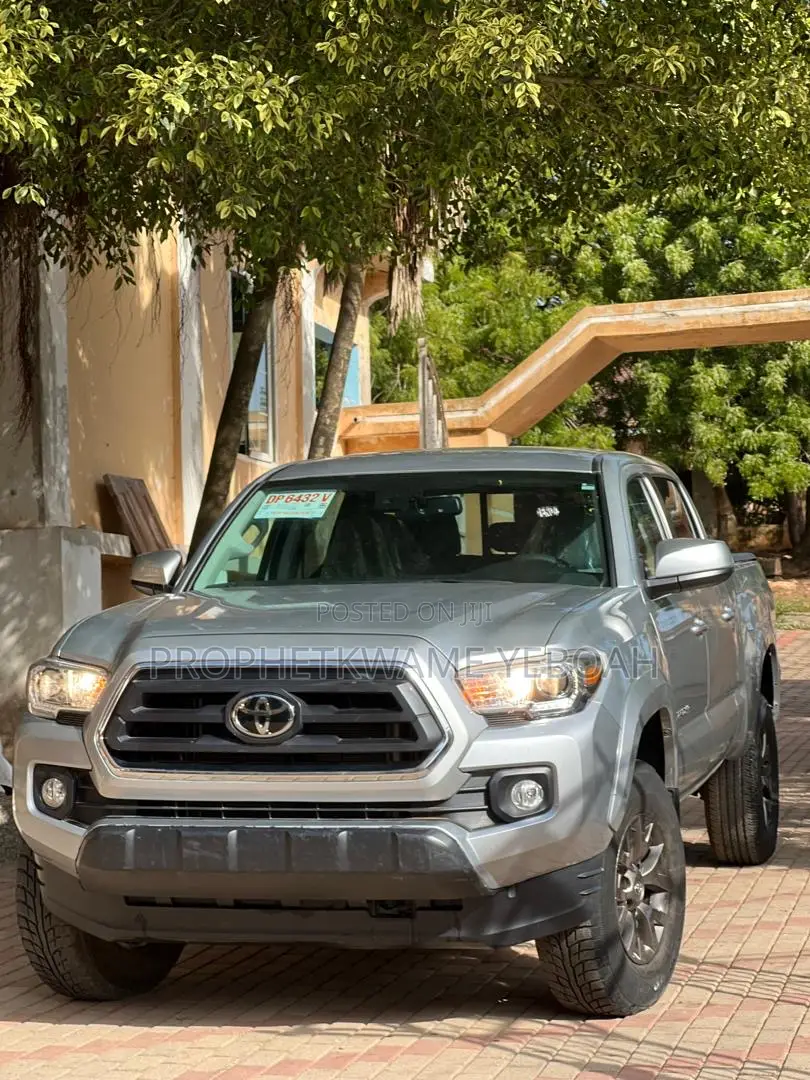 Toyota Tacoma SR Double Cab 5' Bed V6 AT 2023 Silver