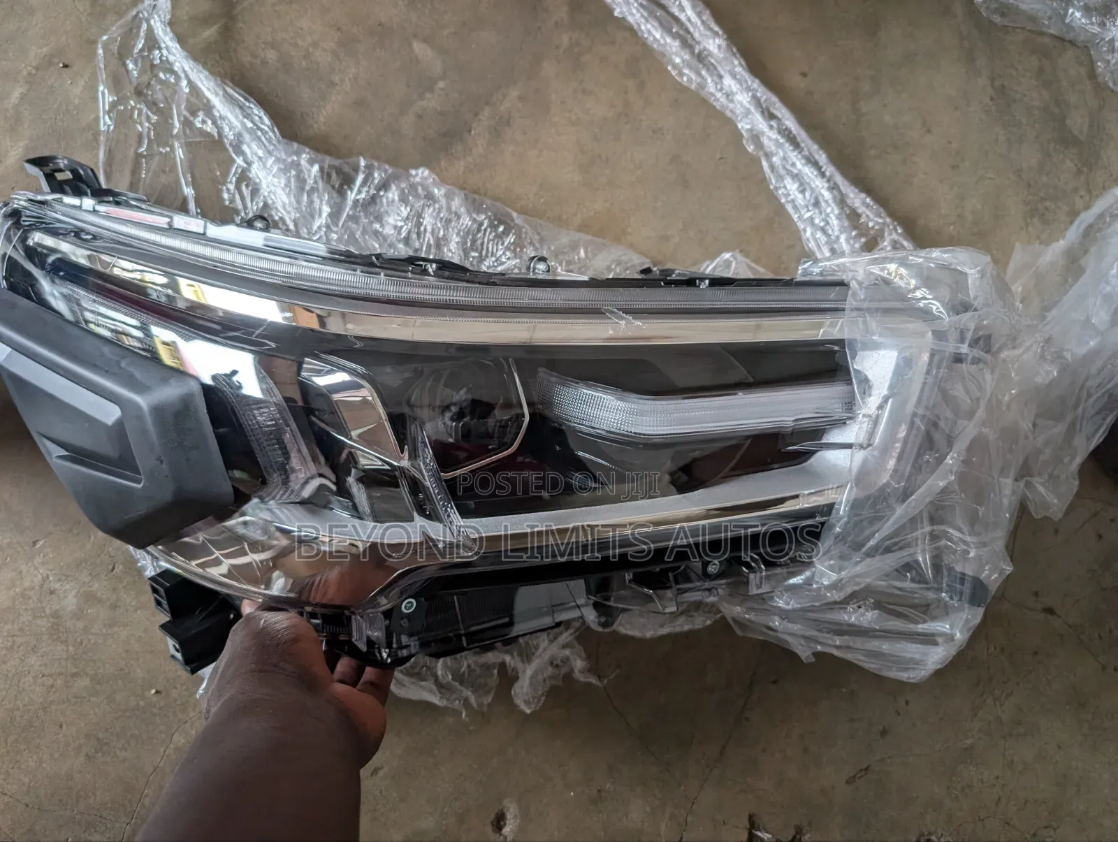 Toyota Hilux 2020,2021,2022,2023,2024 Headlight / Head Light