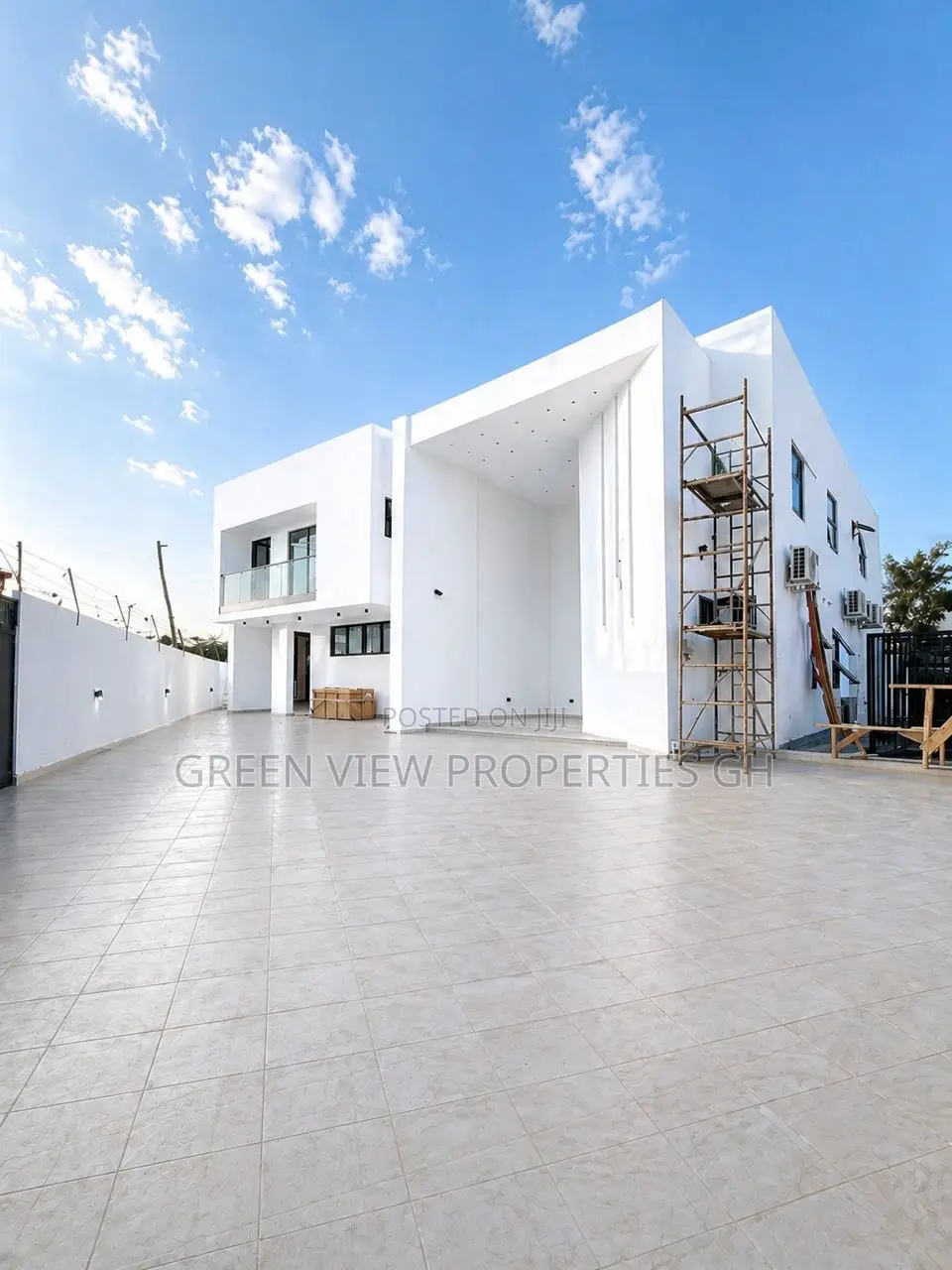 4bdrm Maisonette in Adjiriganor for sale