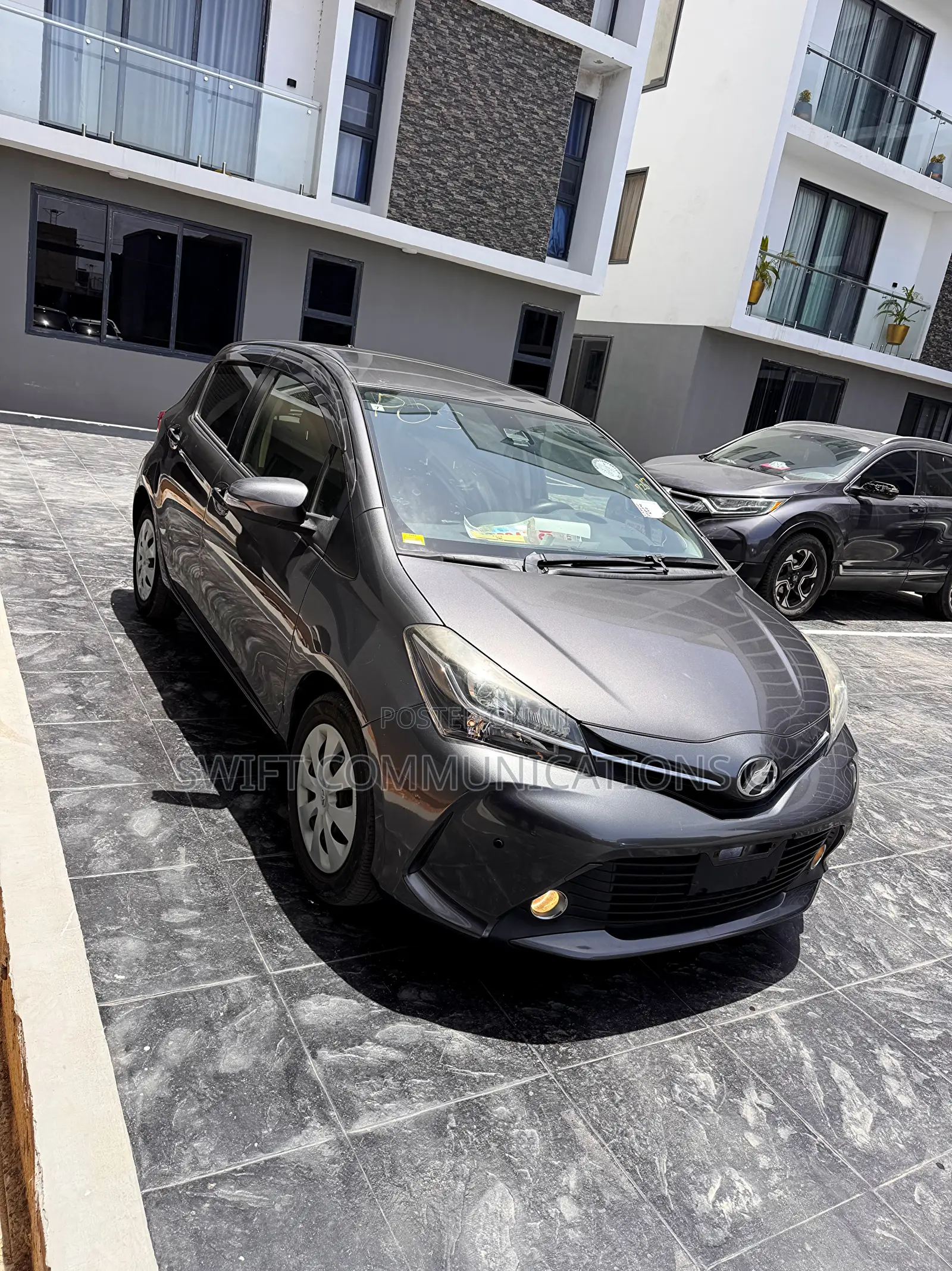 Toyota Vitz 1.3 FWD 5dr 2016 Gray