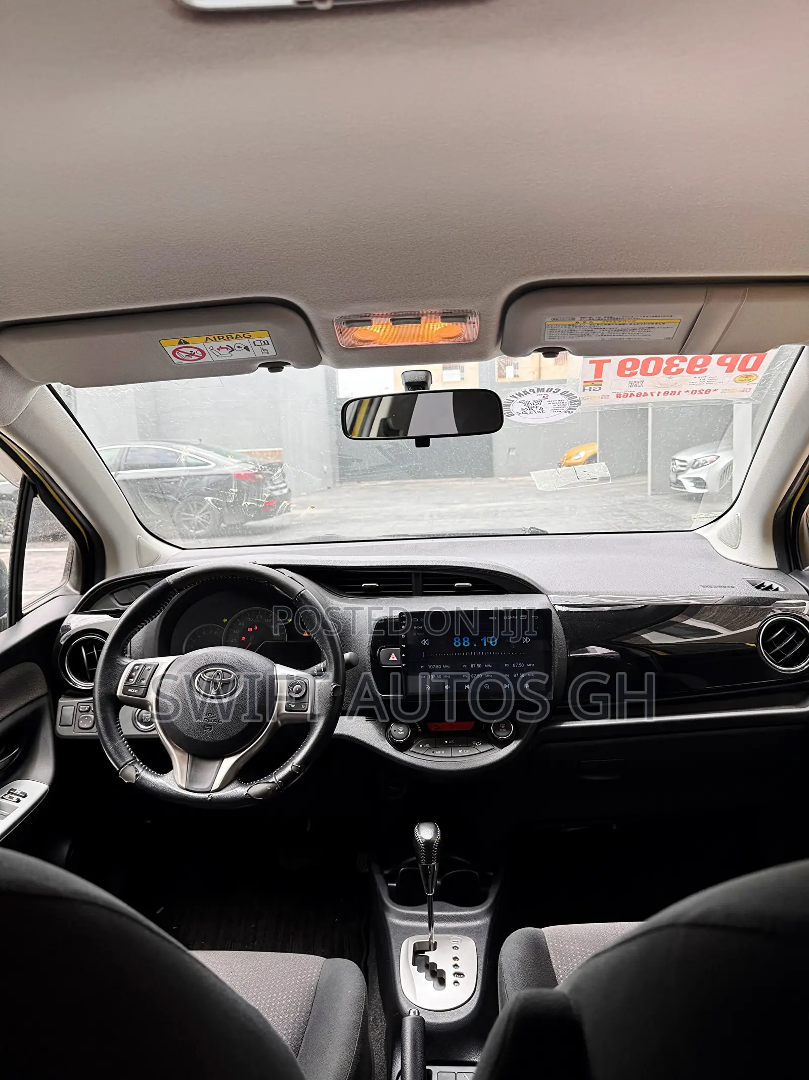 Toyota Vitz 1.3 FWD 5dr 2015 Yellow