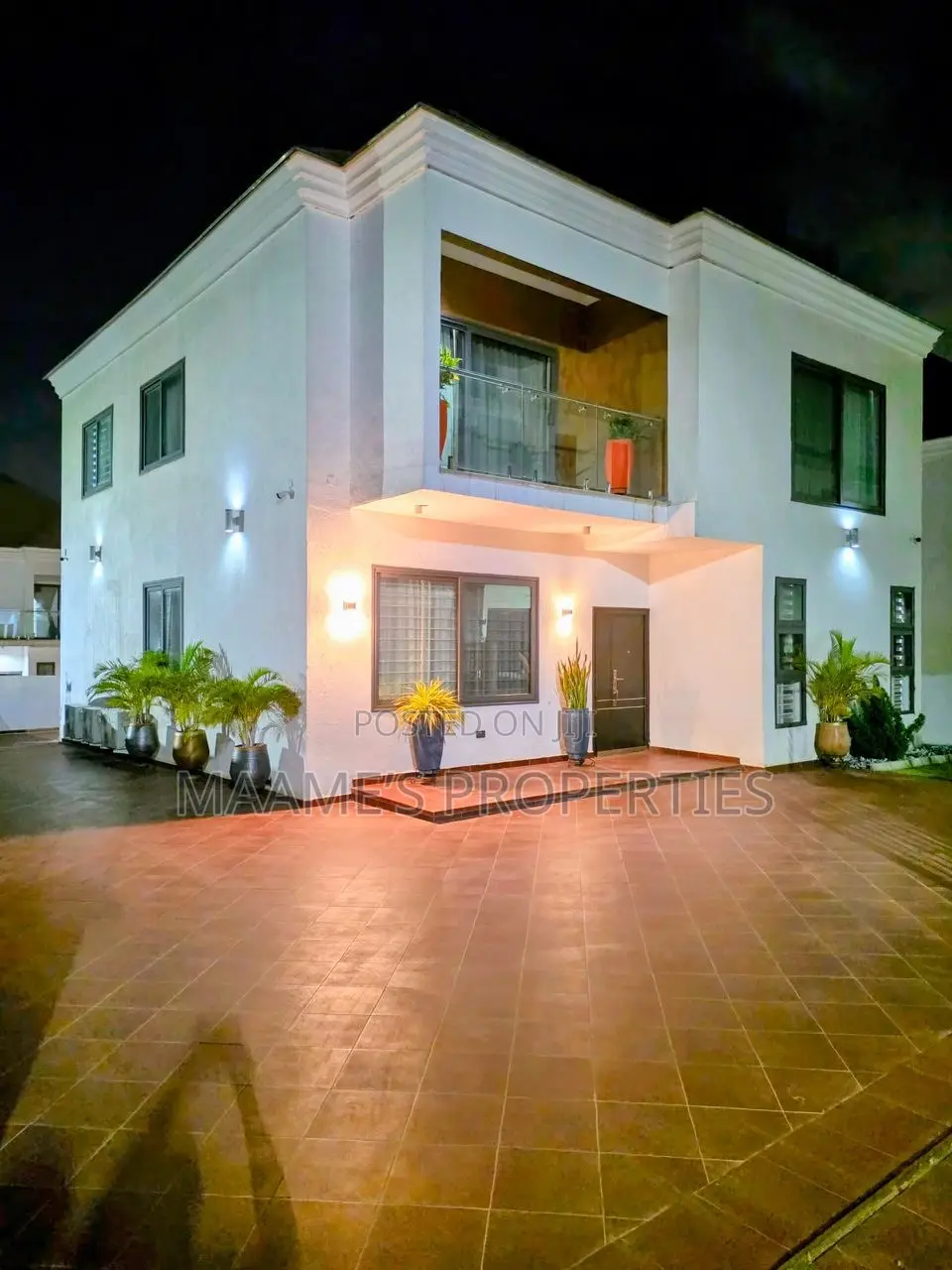 5bdrm Duplex in Adenta for rent