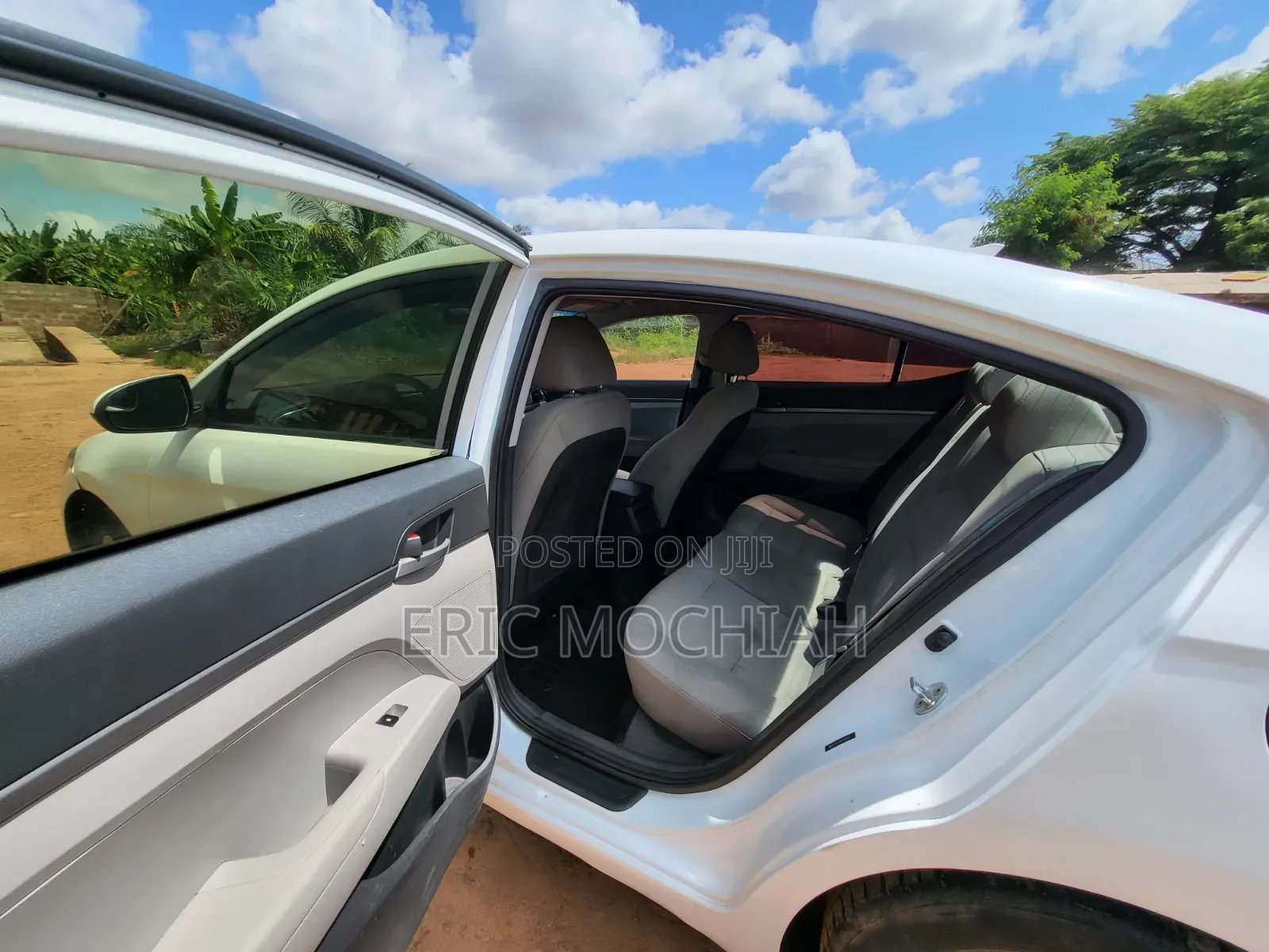 Hyundai Elantra For Rent