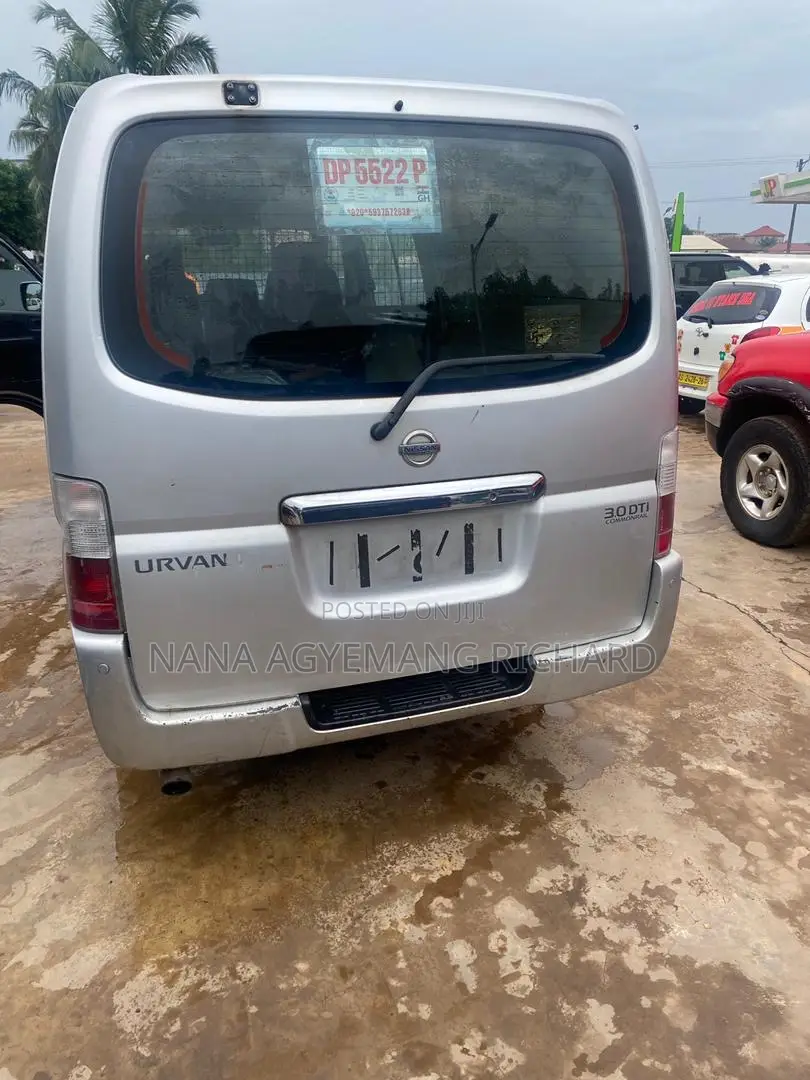 Nissan Caravan (Urvan) 2010 Grey