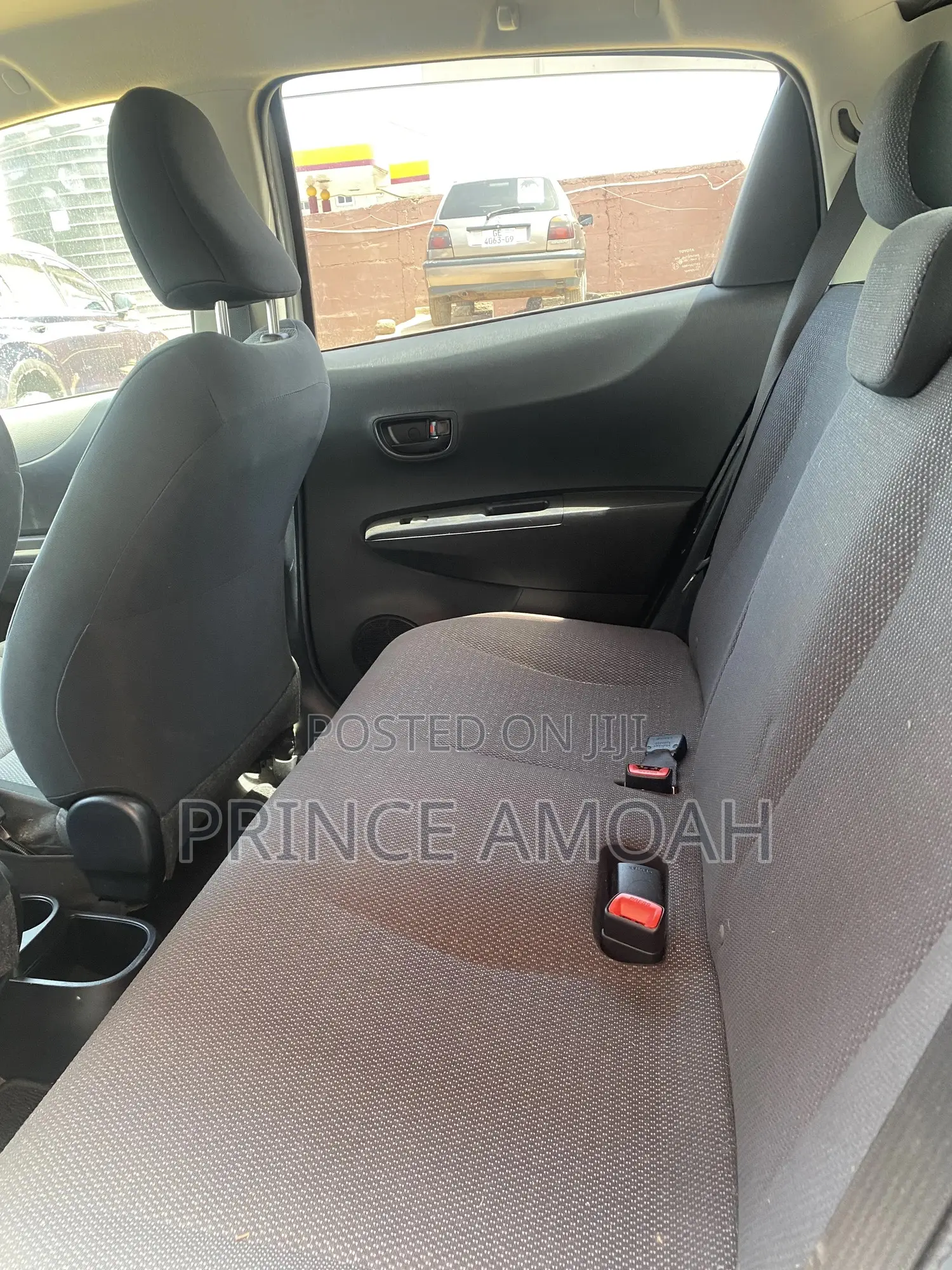 Toyota Vitz 1.3 FWD 5dr 2013 Silver