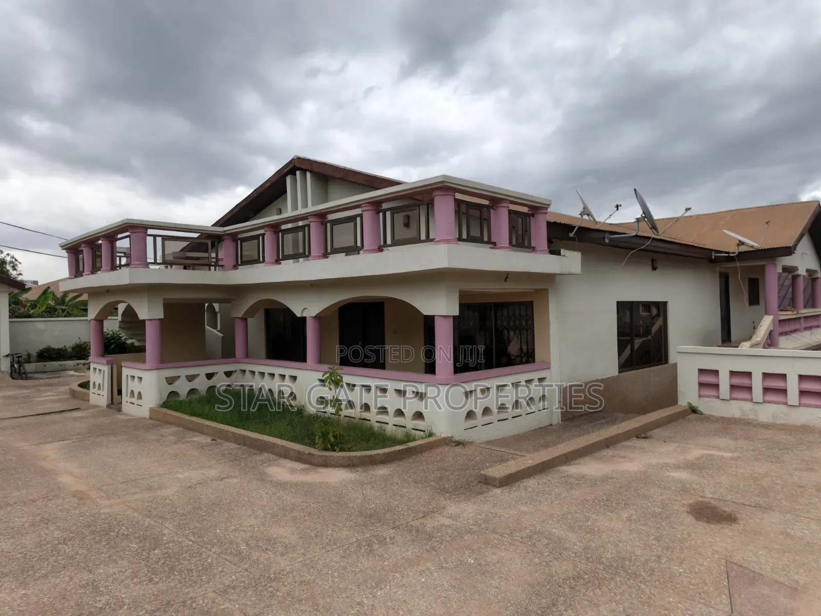 5bdrm House in Twumduase.( Near, Kumasi Metropolitan for sale