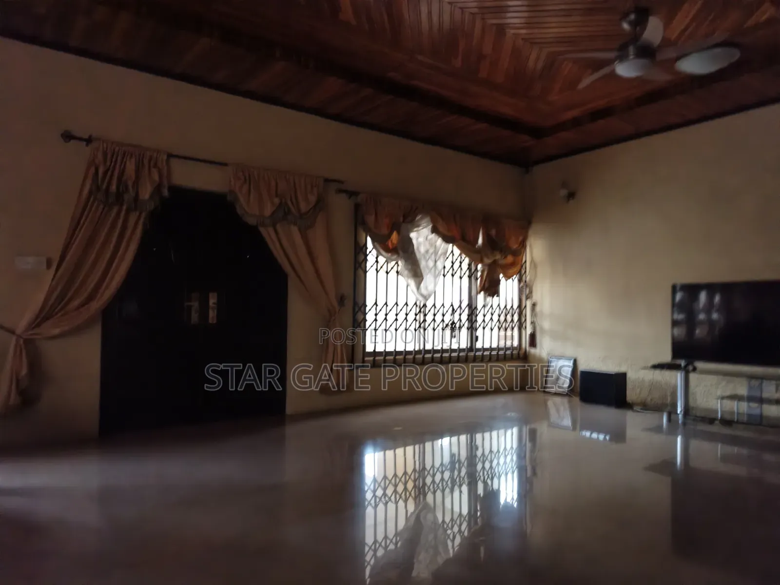 5bdrm House in Near Ayeduase, Kumasi Metropolitan for sale