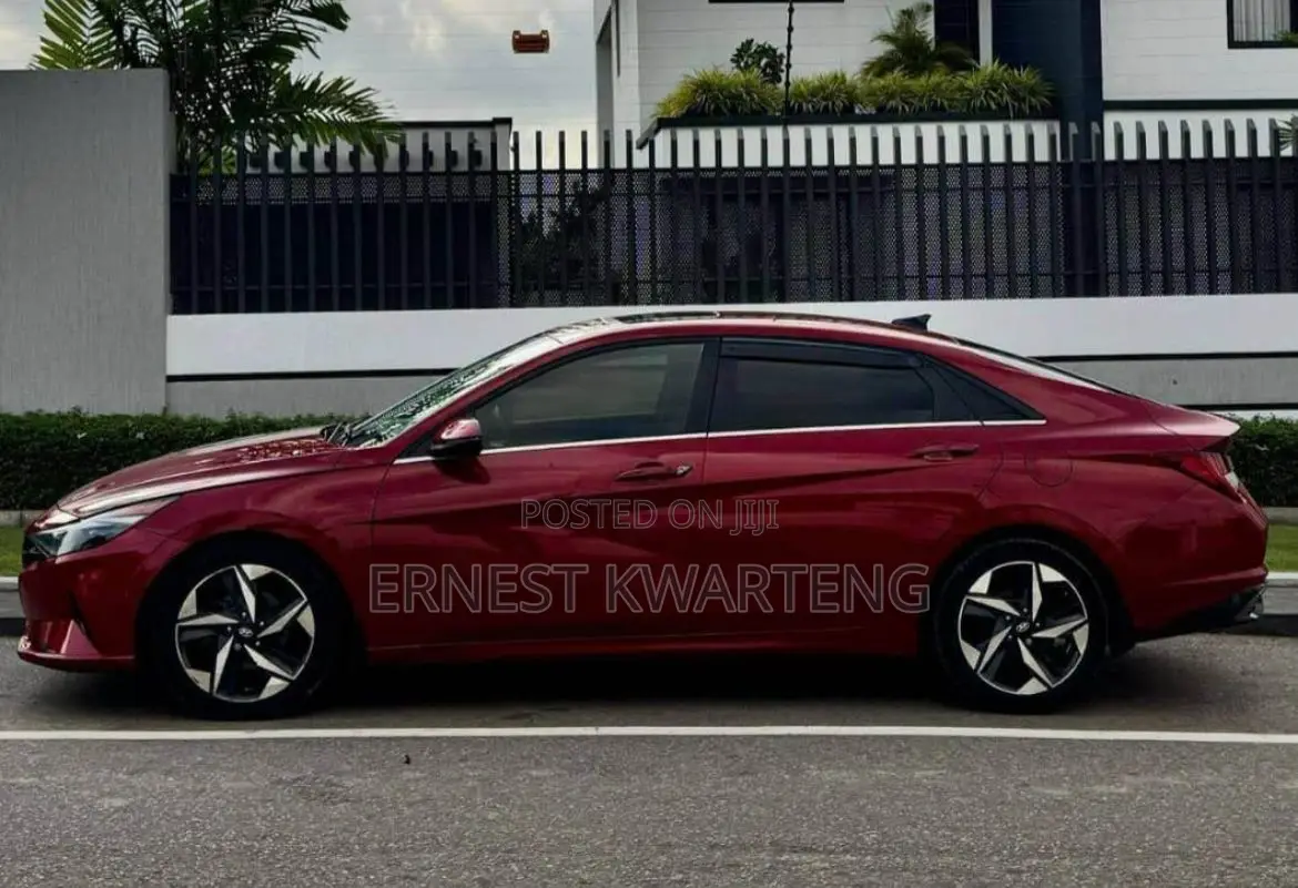 Hyundai Elantra 2021 Red