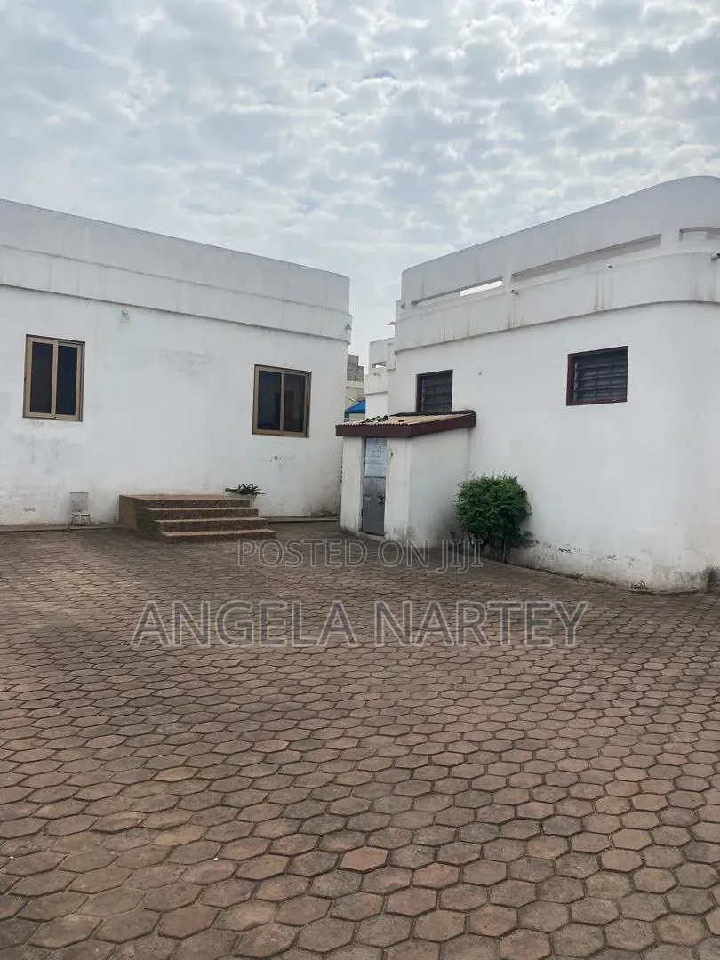 5bdrm House in Achimota, Accra Metropolitan for sale