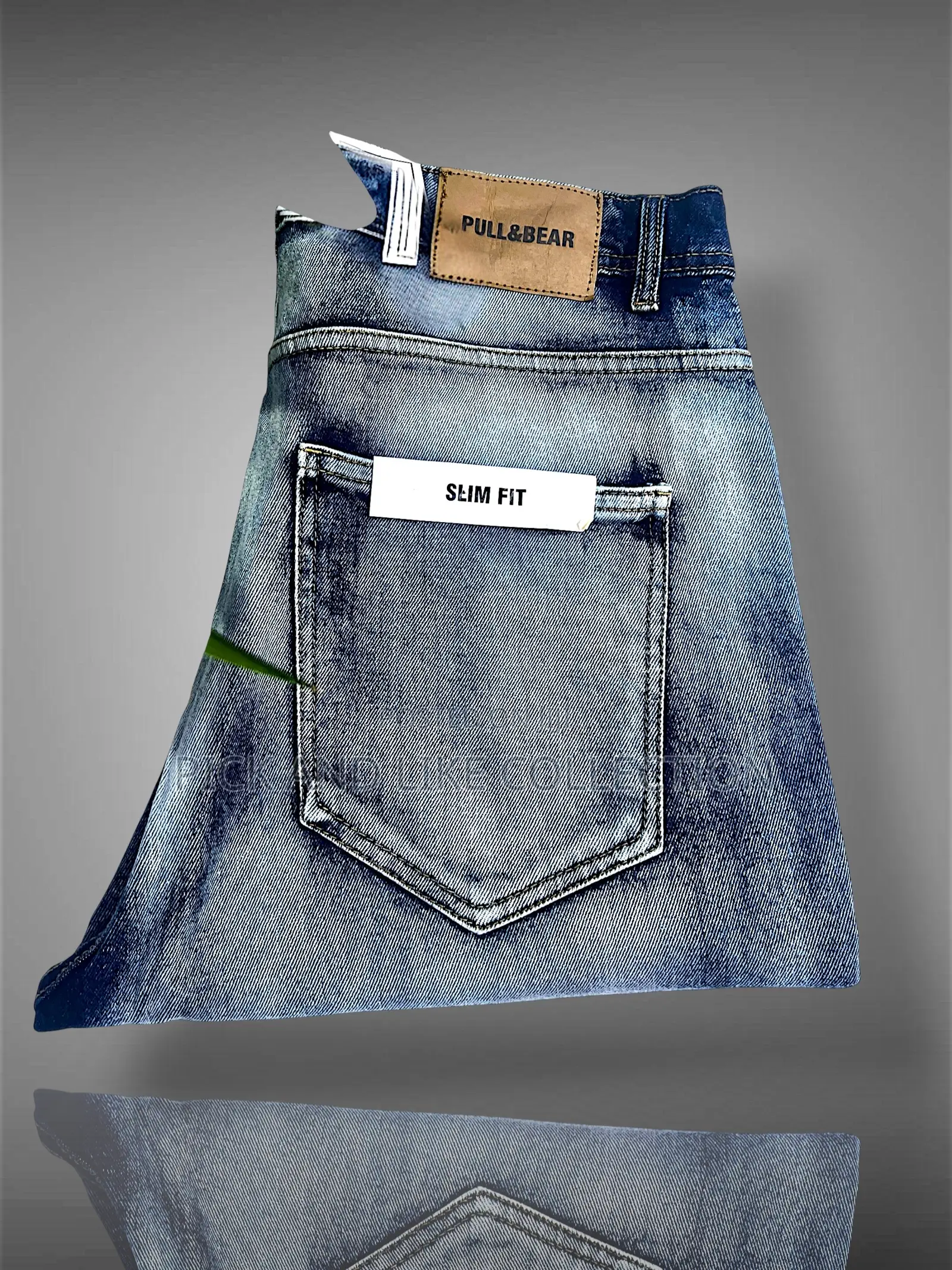 Street-Ready Denim With Premium Energy. Smooth Material, Perfect Cut.