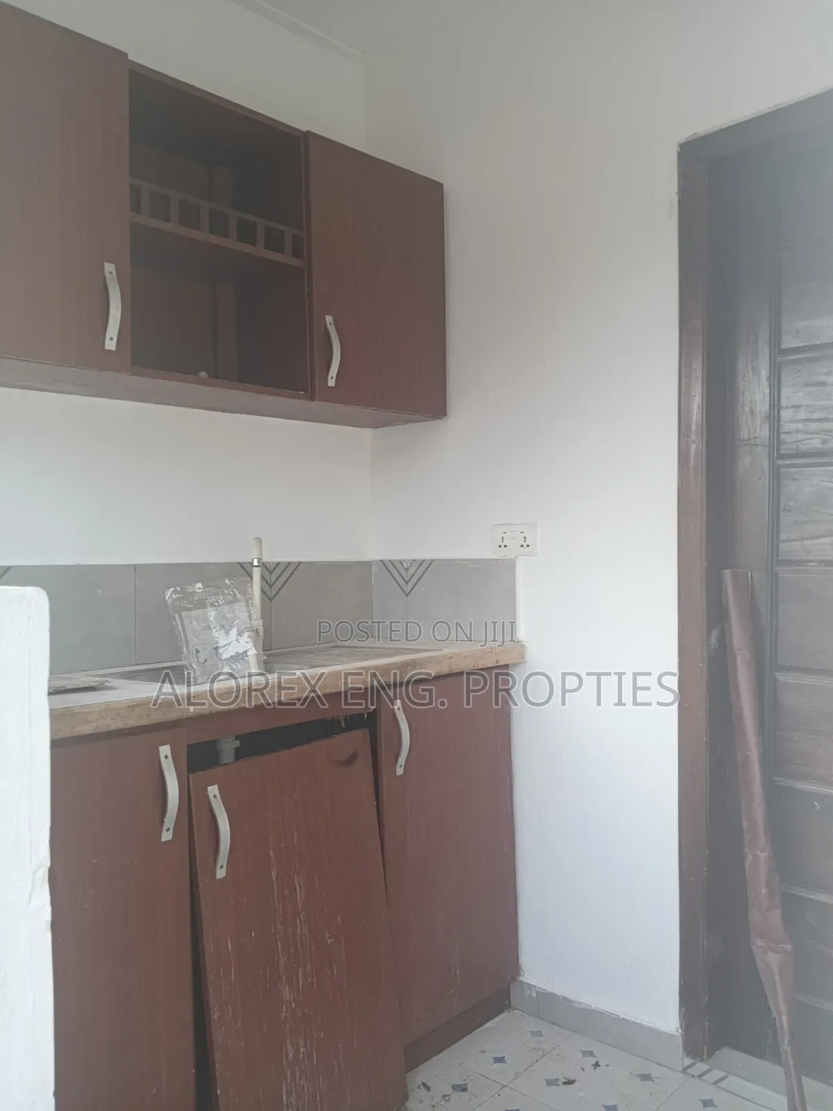 1bdrm Apartment in Adenta, Frafraha for rent