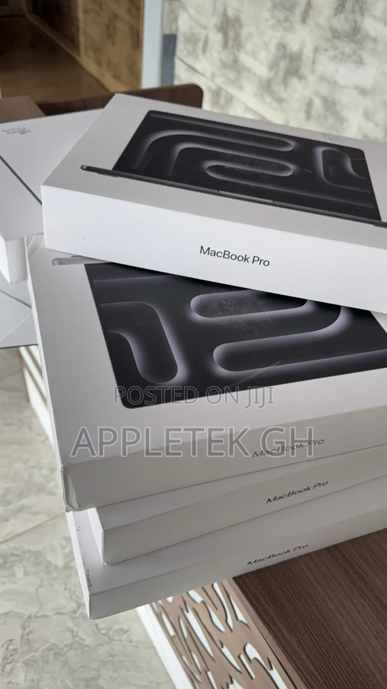 New Laptop Apple MacBook Pro 2025 M5 14-inch 24GB Apple M5 SSD 1T