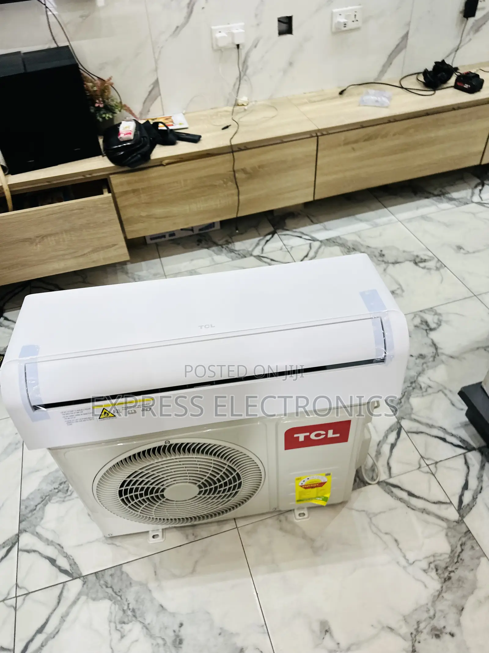 New at Shop Split R410 Gas 1.5hp Air Conditioner