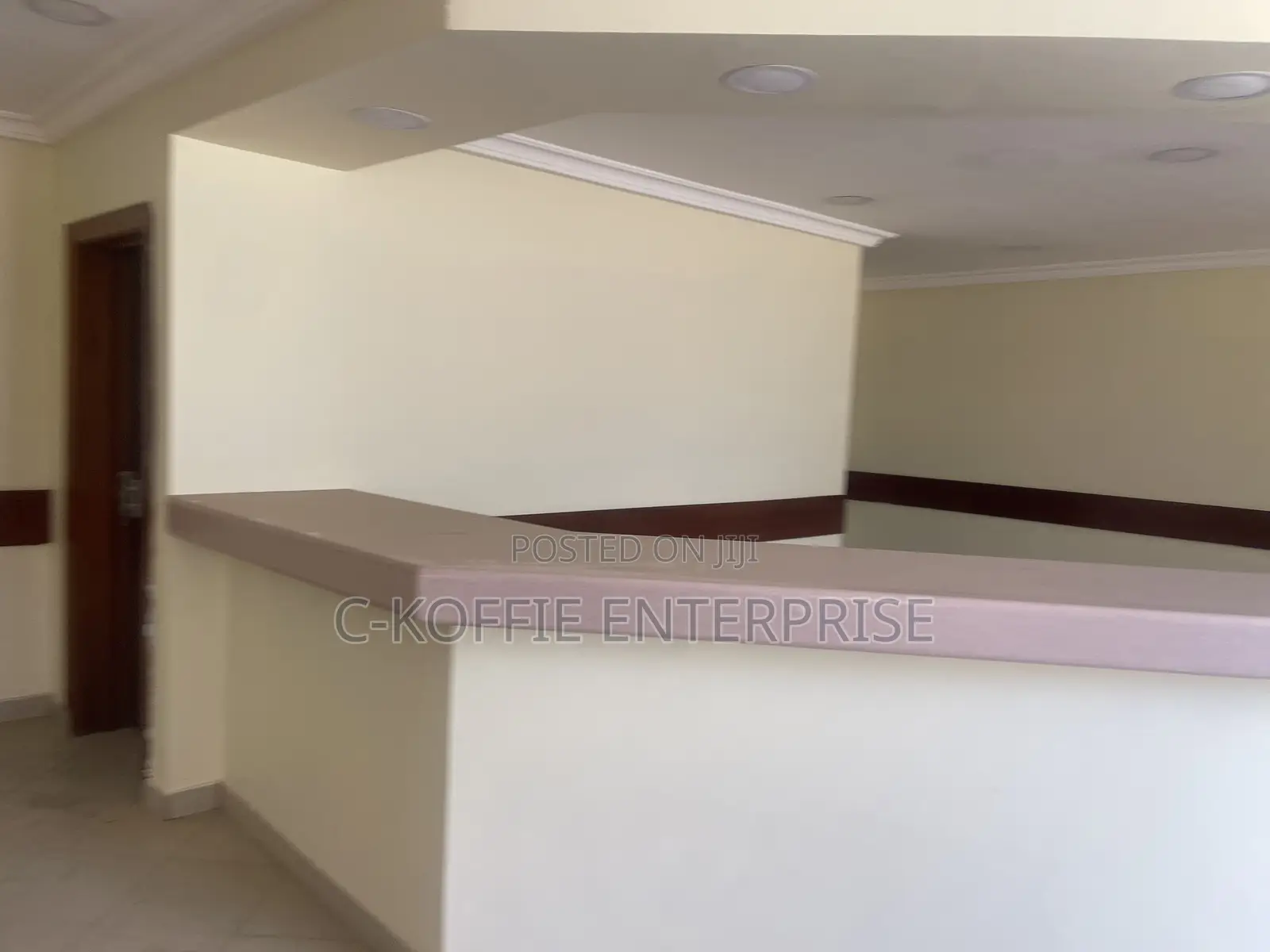 1000 SQM Showroom at Achimota for Rent